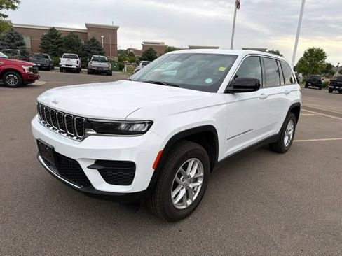 Used 2025 Jeep Grand Cherokee Laredo X w/ Luxury Tech Group I AWD/4WD image 12