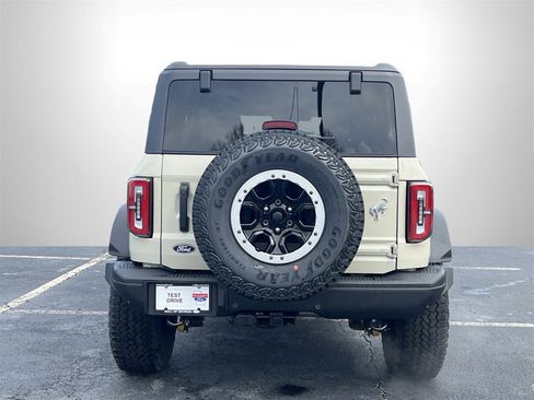 New 2026 Ford Bronco Badlands image 23