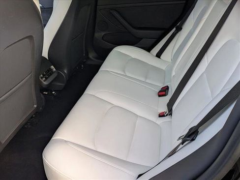 Used 2022 Tesla Model 3 Performance image 18