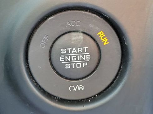Used 2022 Jeep Wrangler Unlimited Sahara AWD/4WD image 30