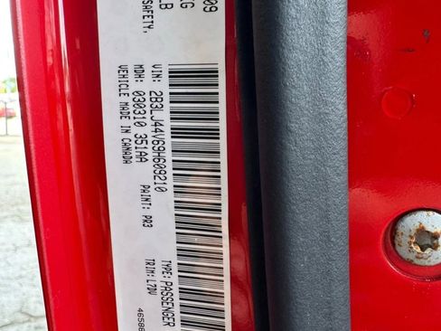 Used 2009 Dodge Challenger SE RWD image 30
