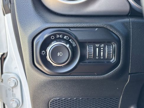 Used 2020 Jeep Wrangler Sport AWD/4WD image 33