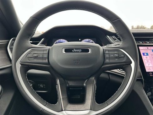 New 2025 Jeep Grand Cherokee L Limited image 15