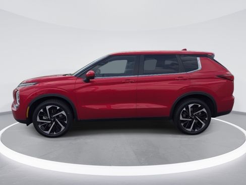 Used 2024 Mitsubishi Outlander SE AWD/4WD image 4
