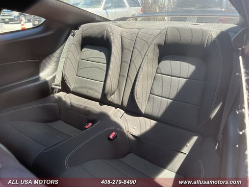 Used 2017 Ford Mustang Coupe RWD image 22