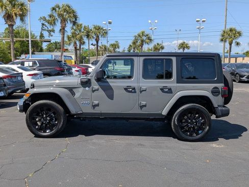 Used 2023 Jeep Wrangler Unlimited Sahara image 9