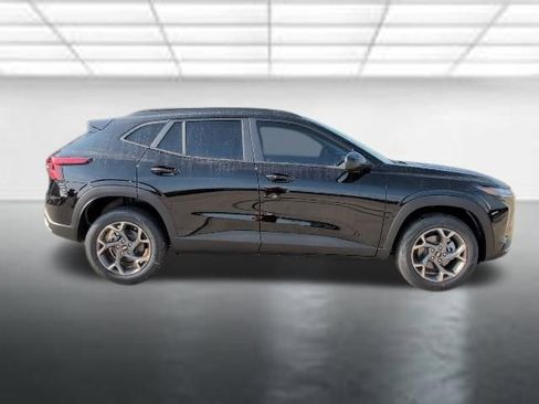 New 2026 Chevrolet Trax LT w/ LT Convenience Package FWD image 28