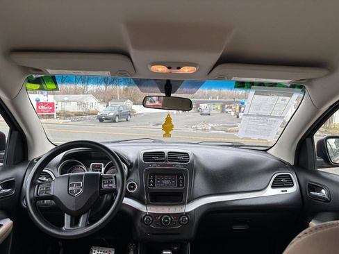 Used 2015 Dodge Journey SXT w/ Flexible Seating Group image 9