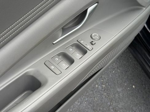 Used 2023 Hyundai Elantra SEL w/ Convenience Package FWD image 14