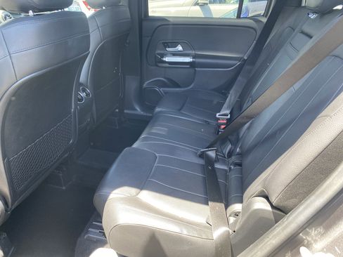 Used 2021 Mercedes-Benz GLB 250 w/ Premium Package image 15