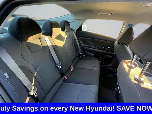 New 2026 Hyundai Elantra SE FWD image 9