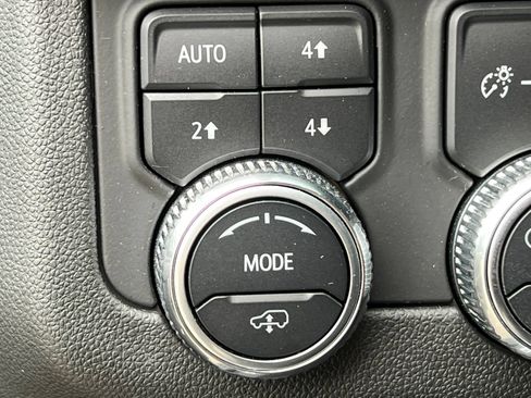 Used 2023 GMC Yukon XL AT4 w/ AT4 Premium Plus Package AWD/4WD image 23