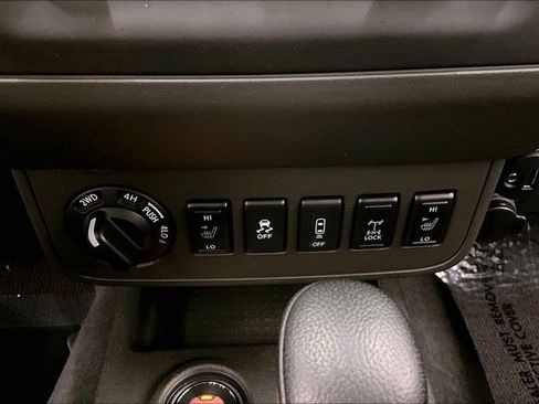 Used 2021 Nissan Frontier PRO-4X w/ Pro-4x Utility Package image 36