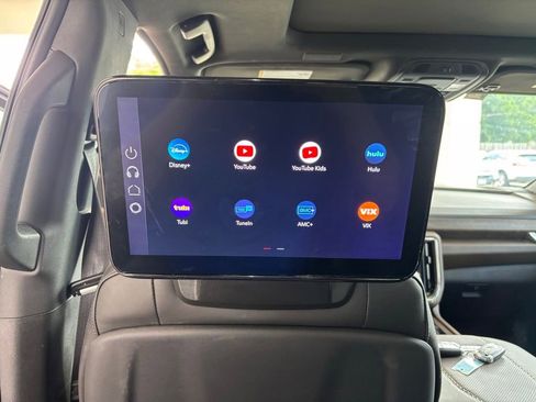 Used 2025 GMC Yukon Denali Ultimate w/ LPO, Floor Liner Package AWD/4WD image 9