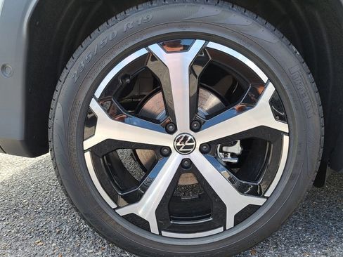 New 2026 Volkswagen Tiguan SE image 25