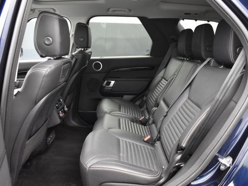 Used 2023 Land Rover Discovery S image 16