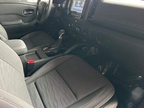 Used 2023 Nissan Frontier SV w/ Midnight Edition Package image 19