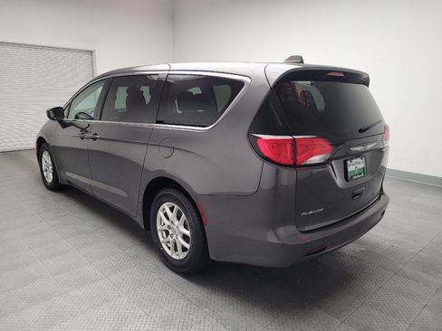 Used 2023 Chrysler Voyager LX FWD image 5