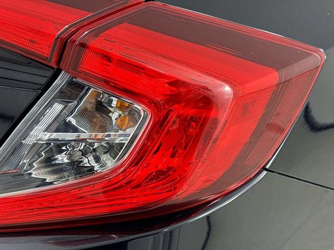 Used 2018 Honda Civic EX-L image 34