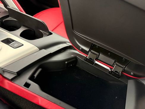 Used 2016 Chevrolet Corvette Z06 w/ 3LZ Preferred Equipment Group image 24