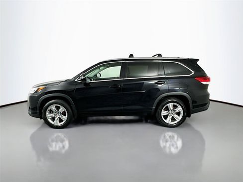 Used 2017 Toyota Highlander Limited AWD/4WD image 8