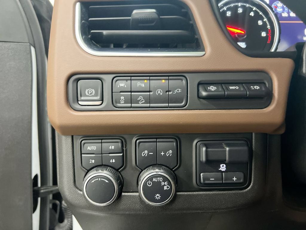 Used 2021 Chevrolet Tahoe High Country w/ Premium Package AWD/4WD image 19