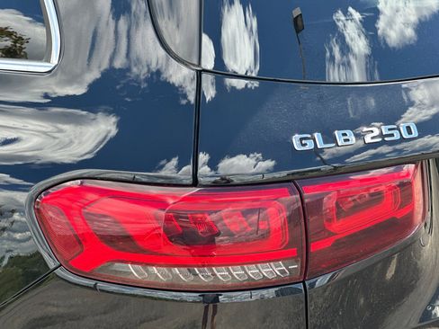 Used 2023 Mercedes-Benz GLB 250 4MATIC image 48