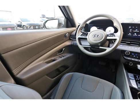 Certified 2023 Hyundai Elantra SEL w/ Convenience Package image 10