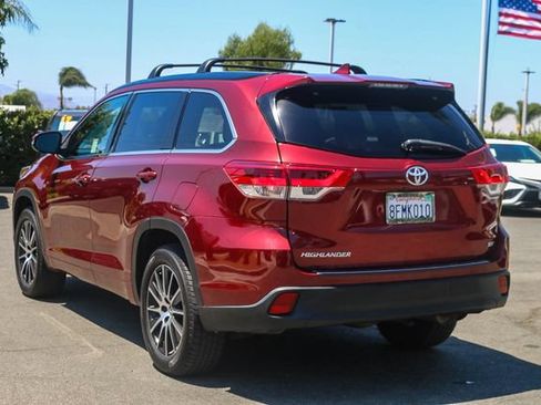 Used 2018 Toyota Highlander SE FWD image 7