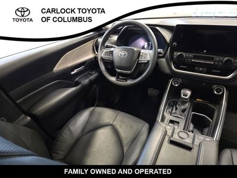 Used 2024 Toyota Grand Highlander AWD image 18