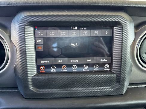 Used 2023 Jeep Gladiator Sport image 19