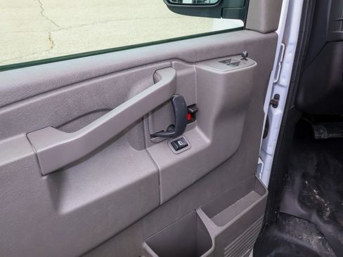 Used 2024 Chevrolet Express 2500 w/ Driver Convenience Package RWD image 10