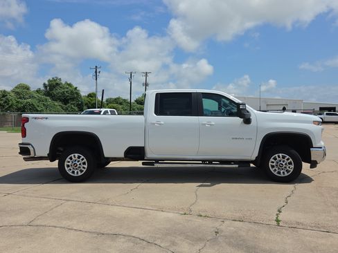 New 2025 Chevrolet Silverado 2500 LT w/ Convenience Package AWD/4WD image 4
