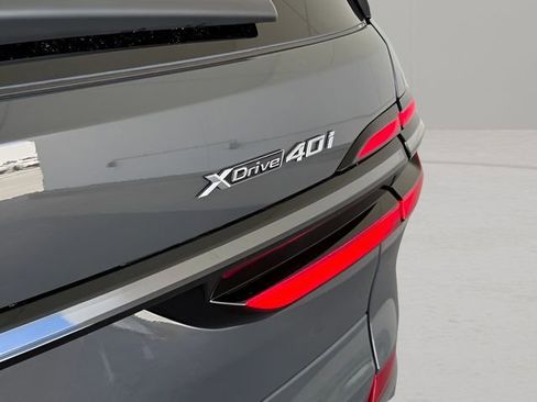 Used 2026 BMW X7 xDrive40i w/ M Sport Package image 13