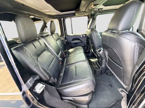 Used 2023 Jeep Wrangler Unlimited Sahara w/ Cold Weather Group AWD/4WD image 32