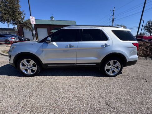 Used 2016 Ford Explorer Limited image 17