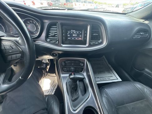 Used 2015 Dodge Challenger SXT RWD image 15