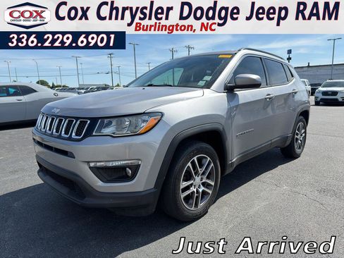 Used 2018 Jeep Compass Latitude w/ Popular Equipment Group FWD image 1