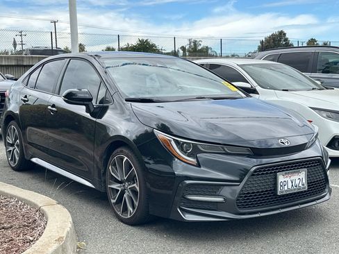 Used 2020 Toyota Corolla SE FWD image 2
