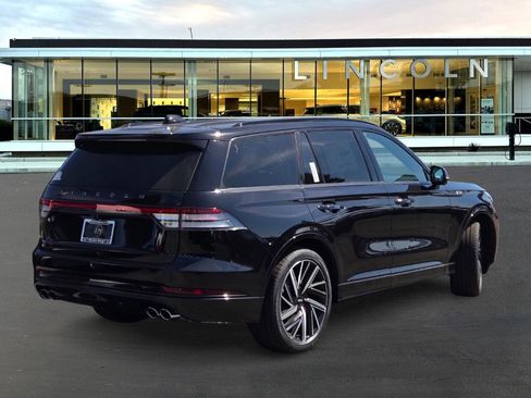 New 2025 Lincoln Aviator Black Label w/ Jet Appearance Package image 4