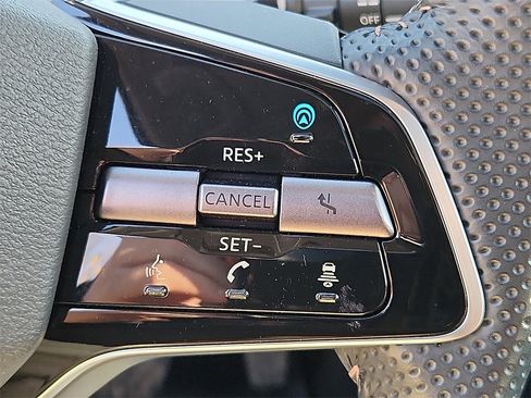 Used 2023 Nissan Ariya FWD image 23