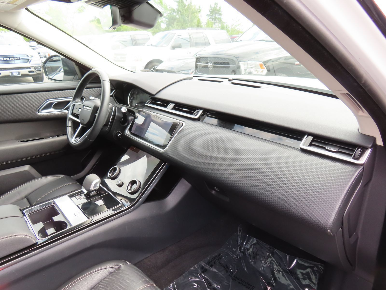 Used 2023 Land Rover Range Rover Velar S AWD/4WD image 21