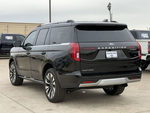 New 2026 Ford Expedition Platinum w/ Driver's Package image 5