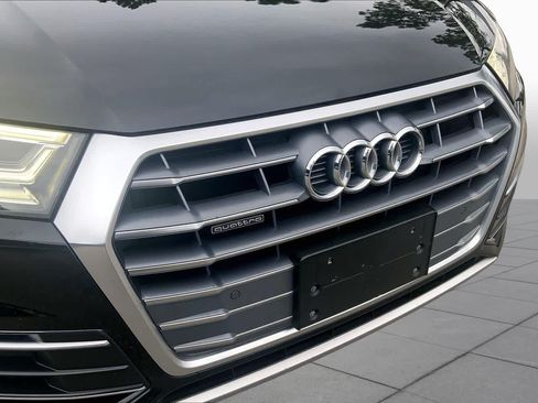 Used 2019 Audi Q5 2.0T Premium Plus w/ Premium Plus Package AWD/4WD image 30