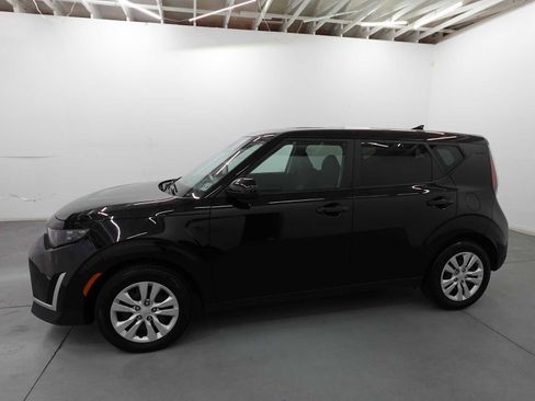 Used 2023 Kia Soul LX FWD image 8