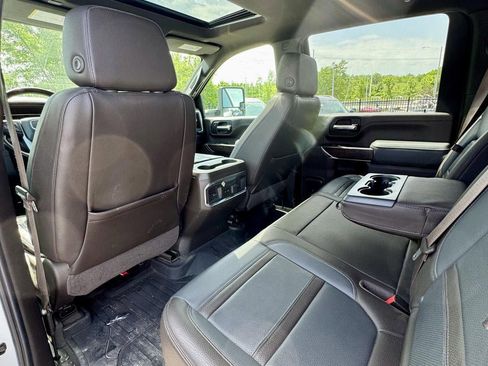 Used 2022 GMC Sierra 2500 Denali w/ Technology Package AWD/4WD image 10