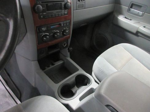 Used 2005 Dodge Durango SLT AWD/4WD image 15