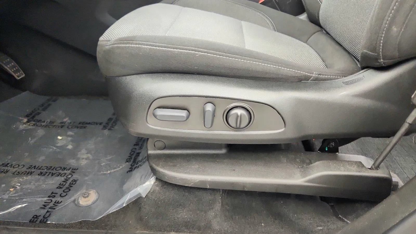 Used 2023 Chevrolet Traverse LT FWD image 20