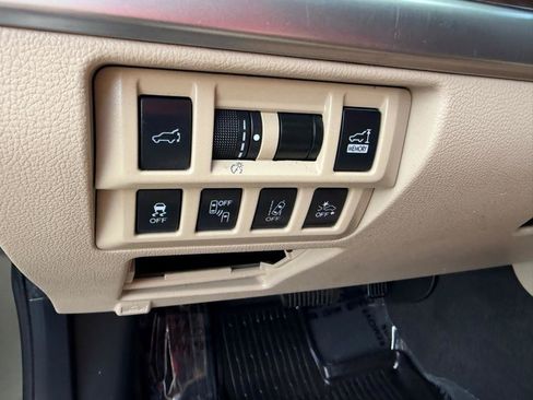 Used 2019 Subaru Outback 2.5i Limited AWD/4WD image 33