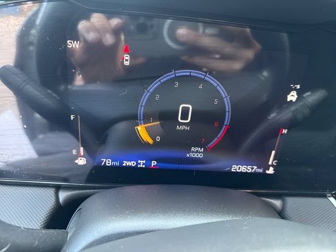 Used 2024 Chevrolet TrailBlazer LT AWD/4WD image 23